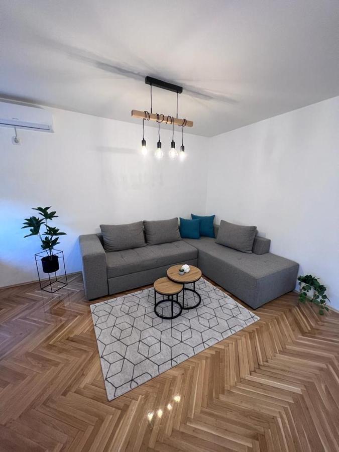 Sari City Center Apartment Novi Sad Esterno foto